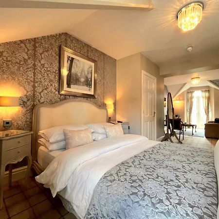 Bowness Bay Suites (Adults Only) 외부 사진