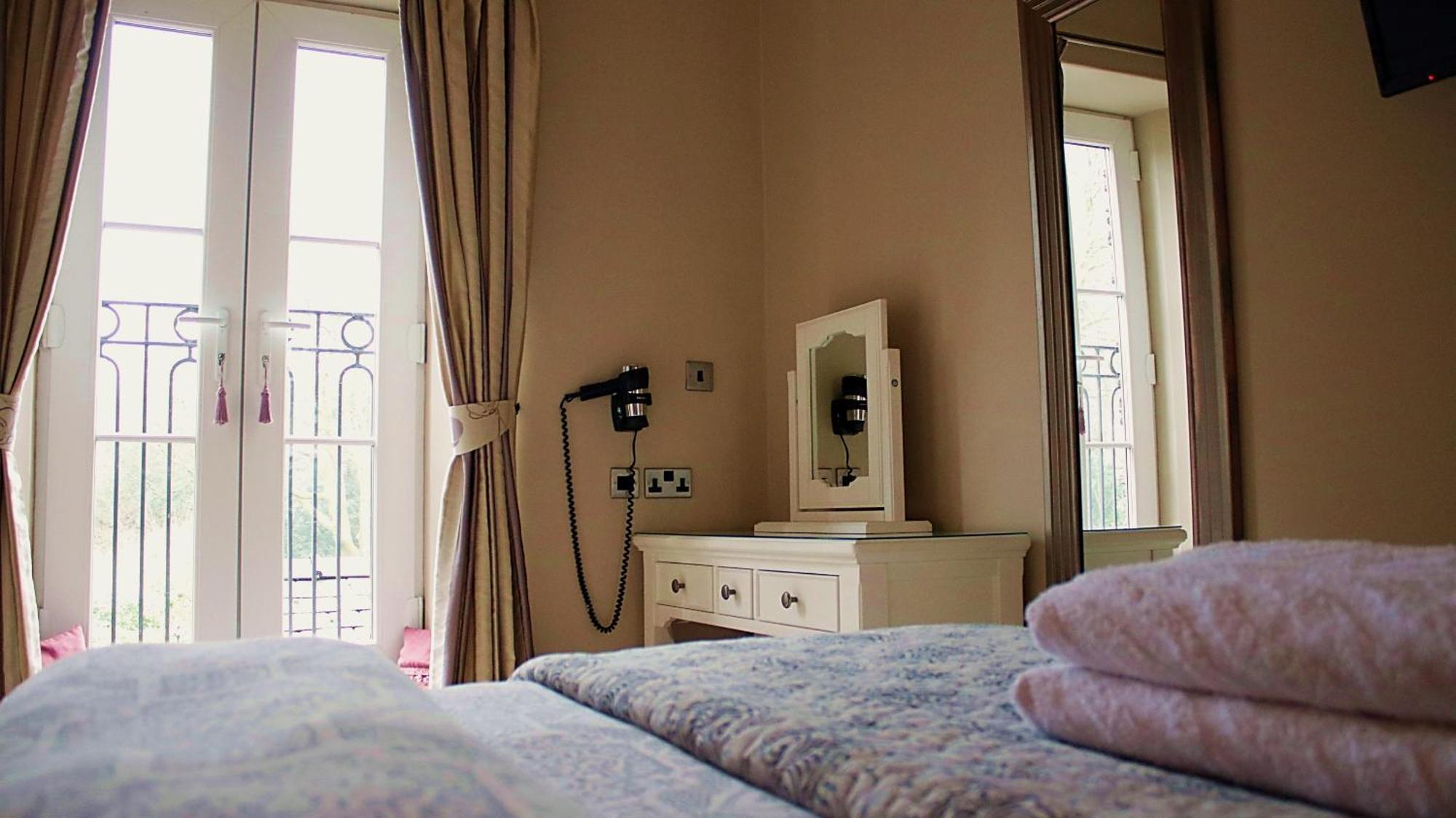 Bowness Bay Suites (Adults Only) 외부 사진