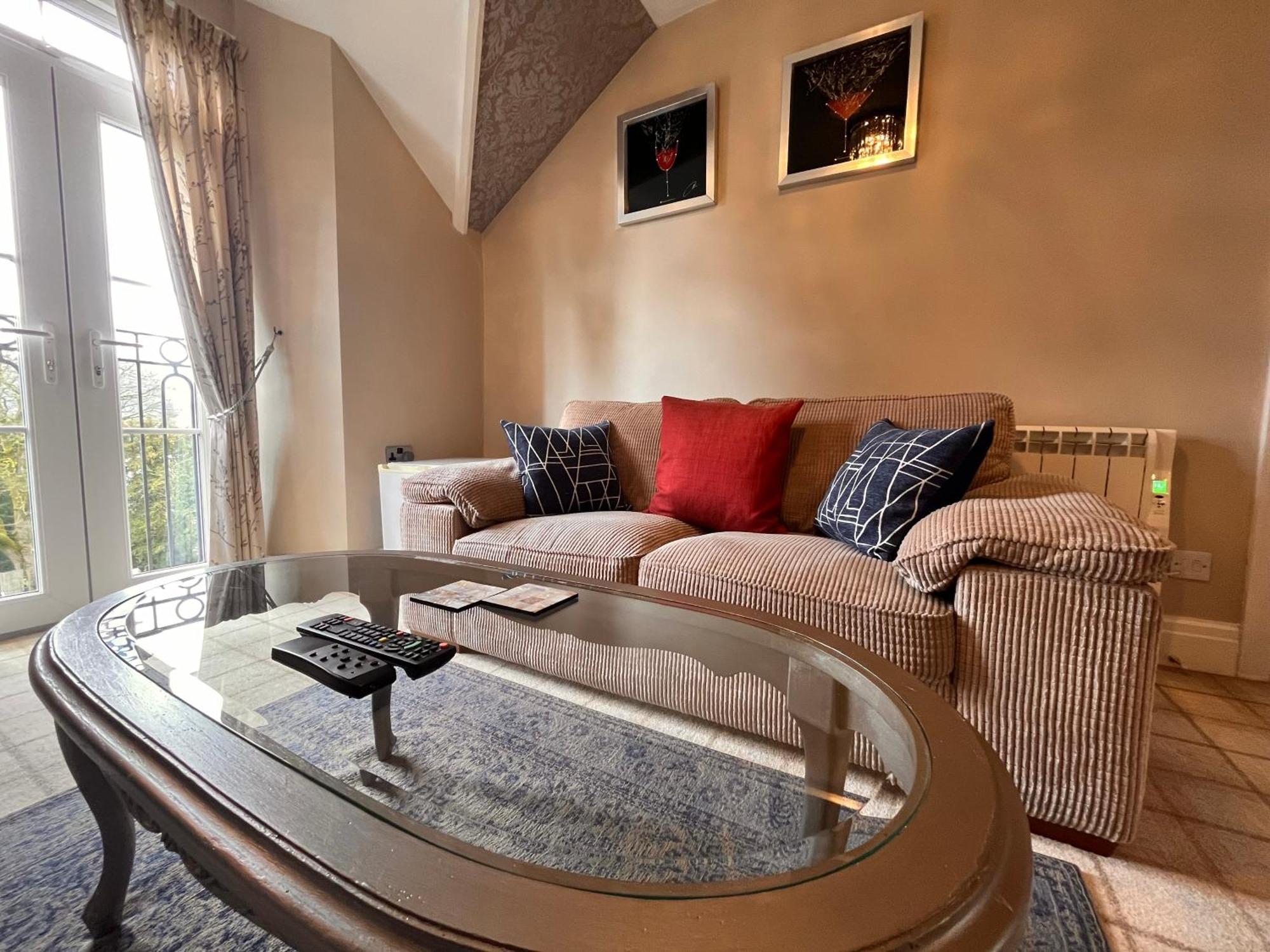 Bowness Bay Suites (Adults Only) 외부 사진